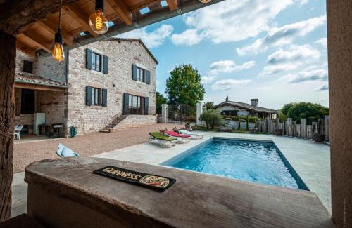 Vaour House | Relax at L'Escapade d'Itzac - Poolside Oceanfront Retreat