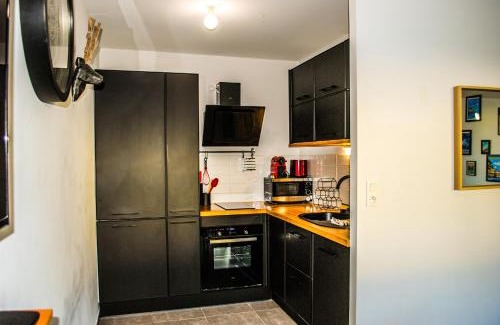 Saint-Alban-Leysse Apartment | Relax at L’Escapade: Perfect Retreat by Lake and Mountains