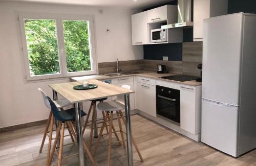 Saint-Leger-les-Melezes Apartment | Unforgettable Stay at L'escapade: Spa & Hot Tub Retreat