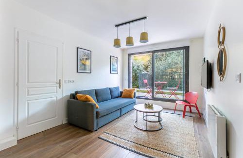 Le Kremlin-Bicetre Apartment | Family-Friendly Retreat at L'Escapade Paris - 8.9/10 Rating