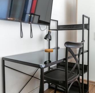 Le Kremlin-Bicetre Apartment | Family-Friendly Retreat at L'Escapade Paris - 8.9/10 Rating