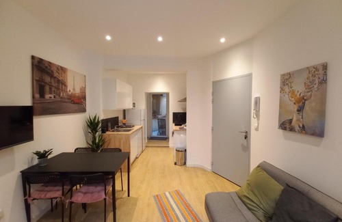 Centre Erlon Apartment | Top-Rated L'escapade Rémoise with Family and Pet Amenities