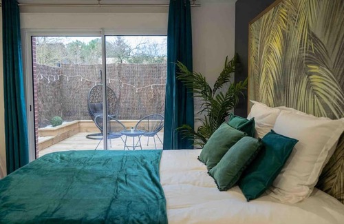 Evreux Apartment | Relaxing Stay at L'ESMERALDA SPA with Family Amenities