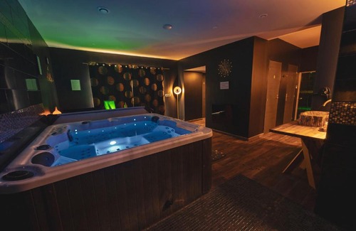 Valenciennes Hotel | Relax at L'eSPAce Détente with Oceanfront Spa & Views