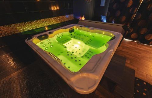 Valenciennes Hotel | Relax at L'eSPAce Détente with Oceanfront Spa & Views