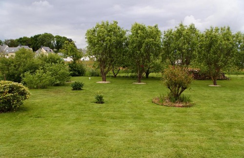 Landaul Bed & Breakfast | Tranquil Escape at L'Espace paisible - Rated 9/10