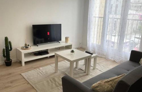 Reims Apartment | Discover L’esplanade: Modern 3-Room Retreat in Reims