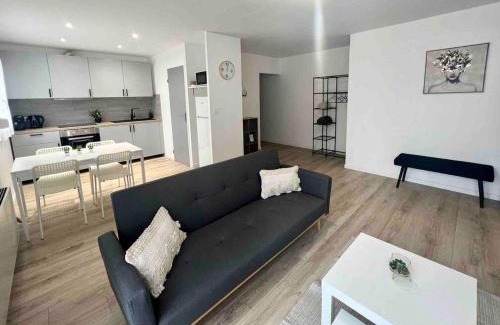 Reims Apartment | Discover L’esplanade: Modern 3-Room Retreat in Reims