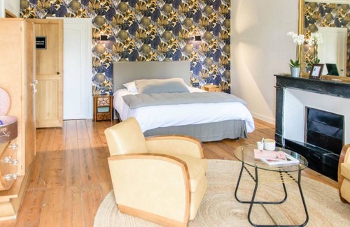 Rochefort Bed & Breakfast | Experience L'Esprit du 8: Pool, Dining & Family Friendly