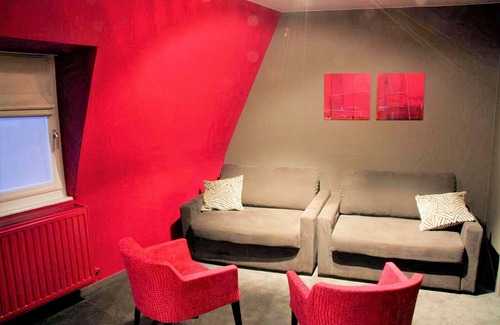 Bernister Hotel | Experience L'Esprit Sain: Family-Friendly Dining & Comfort