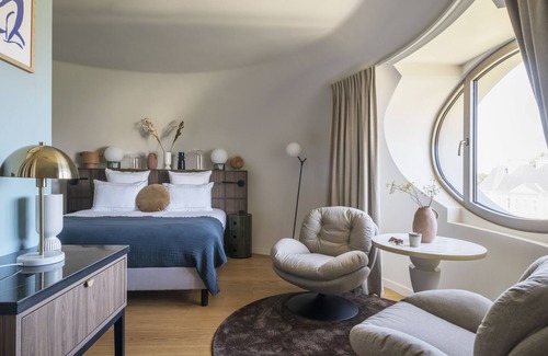 Pire-sur-Seiche Hotel | Eco-Friendly Retreat at L'EssenCiel: Guest Rated 9.8/10