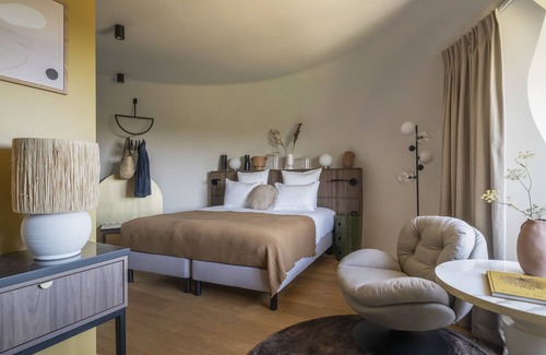 Pire-sur-Seiche Hotel | Eco-Friendly Retreat at L'EssenCiel: Guest Rated 9.8/10