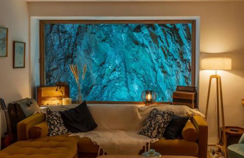 Estaing House | Relaxing L'Estagnole Retreat with Hot Tub & Ocean View
