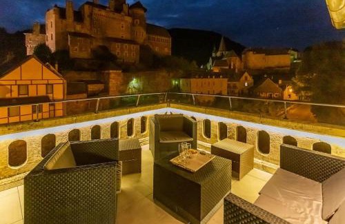Estaing House | Relaxing L'Estagnole Retreat with Hot Tub & Ocean View