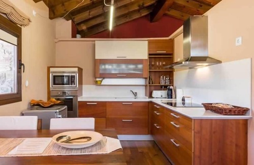 Rio Flamicell Apartment | Discover L'Estança de l'Era del Marxant: Pet-Friendly Getaway