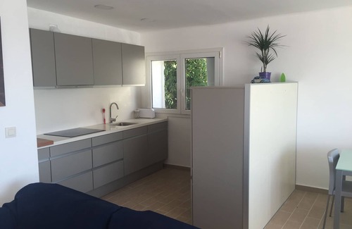 L'Estartit Apartment | Oceanfront L'Estartit Apartment: Rated 10/10 with Pool & Spa
