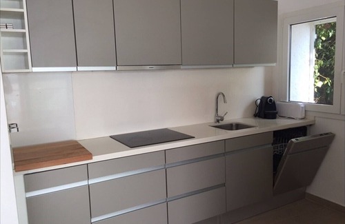 L'Estartit Apartment | Oceanfront L'Estartit Apartment: Rated 10/10 with Pool & Spa