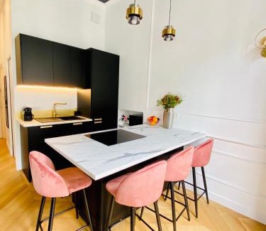 Graslin - Commerce Apartment | Discover L'Etoile du Sud: Family-Friendly Stay Awaits