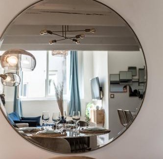 Nimes City Centre Apartment | Inviting L'Etoile: Cozy 4-Star Duplex in City Center