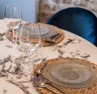 Nimes City Centre Apartment | Inviting L'Etoile: Cozy 4-Star Duplex in City Center