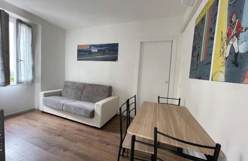 Carona Apartment | Charming l'ETRANGE RENDEZ-VOUS TOME 1 for Family Getaways