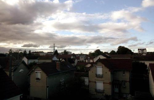 Sainte-Savine Apartment | Relax at L'Evasion... Balnéo - Guest Rated 9.8 & Hot Tub