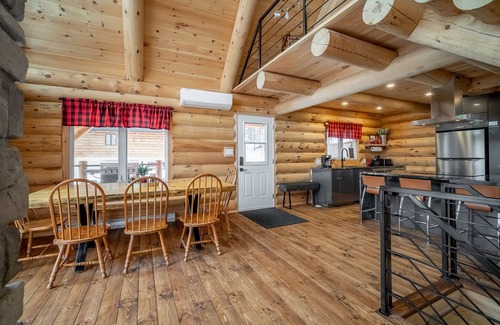 Saint-Philemon Ski Chalet | Discover Arborum Sugar Camp: Rustic Chalet with Spa & Hot Tub