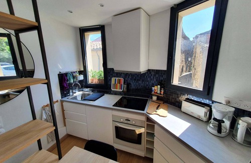 Lourmarin House | Discover L'exquishette: A Cozy Nest in Lourmarin's Rooftops