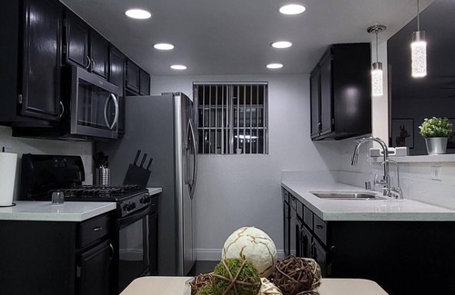 Las Vegas Condo | Stylish Lake View Retreat with Pool and Spa Amenities