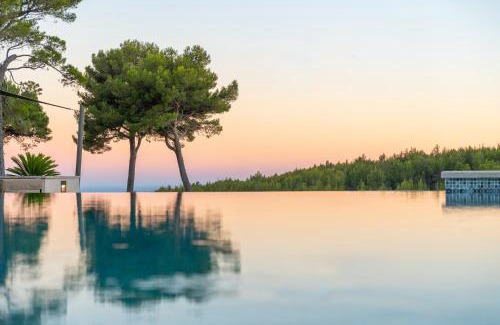 Le Castellet Hotel | Experience L'Hôtel & Spa du Castellet: 5-Star Oceanfront Retreat