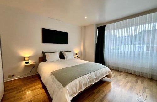 Saint-Laurent Apartment | Elegant Retreat at L'Havre de la Cité Ardente - Central