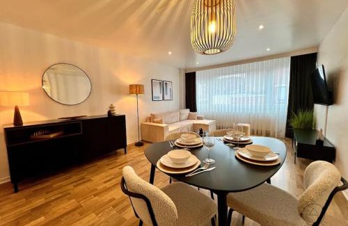 Saint-Laurent Apartment | Elegant Retreat at L'Havre de la Cité Ardente - Central