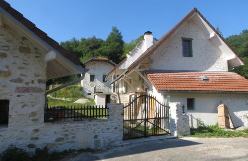 Yenne Apartment | Discover L'Hermitage: Pet & Child Friendly Retreat