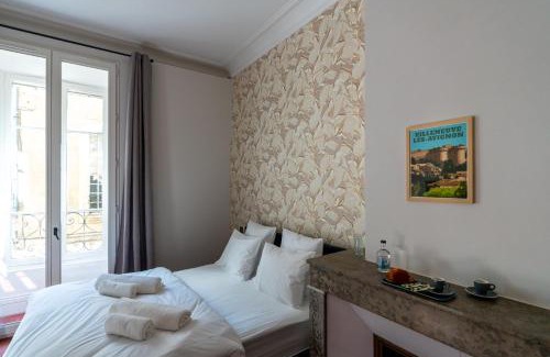 Villeneuve-les-Avignon Bed & Breakfast | Discover Comfort at L'Heure Bleue La Régence Hotel
