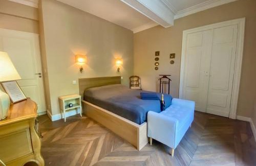 Nimes City Centre Apartment | Cozy L'historien Hotel with Balcony in Heart of Nîmes