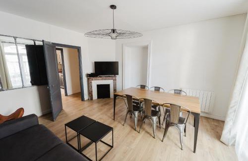 Verdun Apartment | Discover L'historique - Family-Friendly in Verdun