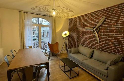 Verdun Apartment | Discover L'historique - Family-Friendly in Verdun
