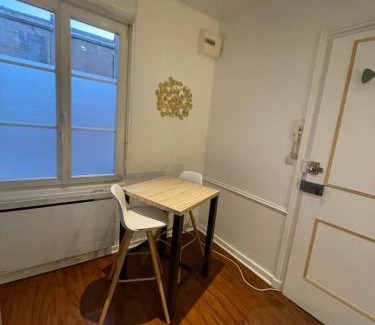 North district Apartment | Budget-Friendly Getaway at L’hiver de Mélusine