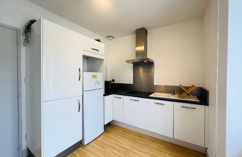 Poitiers Apartment | Discover L'horizon: Idyllic T3 with Spa & Family Amenities
