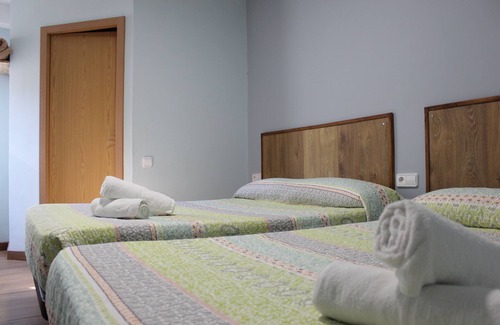 Arenys de Mar House | Relax at L'Hostalet d'Arenys de Mar with Spa & Breakfast