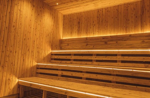 Northern Region Hotel | Relax at L'Hotel Le Confidentiel with Pool & Hot Tub