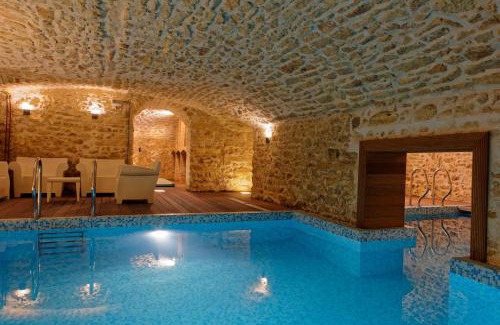 Republique Bed & Breakfast | Charming L'HOTEL PARTICULIER in Le Mans - Guest Rated 9/10