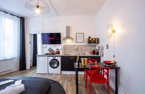 Chalons-en-Champagne Apartment | Stay at L'Hyper Centre: 24-Hour Check-In & Netflix Access