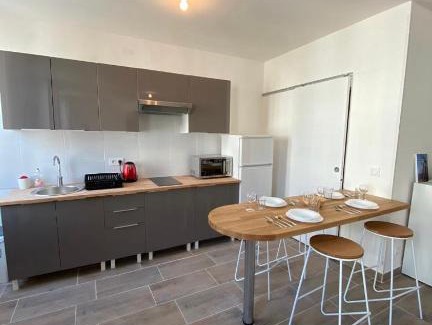 6th Arrondissement Apartment | Explore L’hyper-centre Marseillais: Family-Friendly Retreat