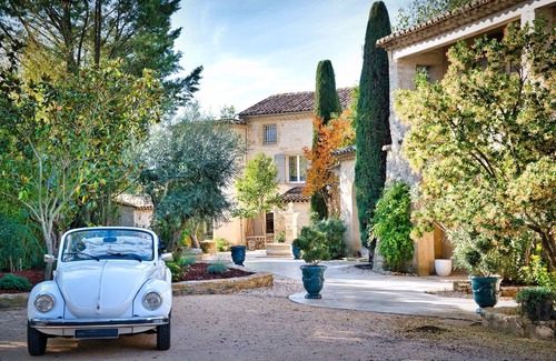 Blauzac Bed & Breakfast | Enchanting Retreat at L'iconique - Le Mas des Aires