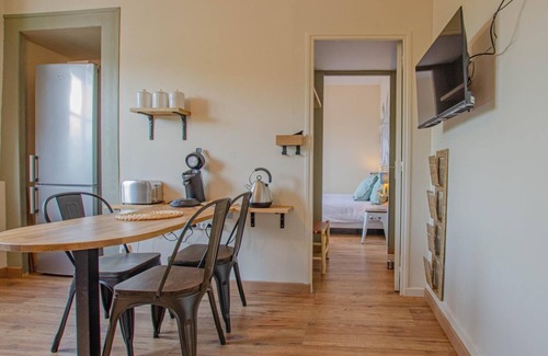 Troyes Apartment | Explore Relaxation at L'Idéal - SAINTE SAVINE Hotel