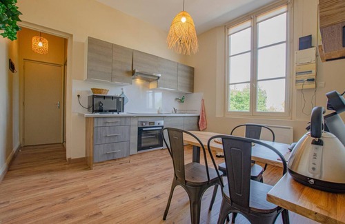 Troyes Apartment | Explore Relaxation at L'Idéal - SAINTE SAVINE Hotel