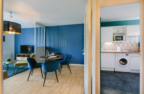 Vieux Malakoff Apartment | Discover L'Idylle: Family-Friendly Stay near Gare and Events