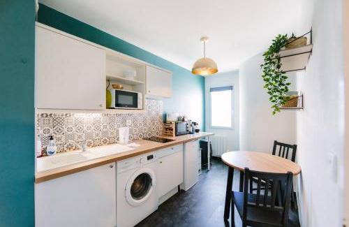 Vieux Malakoff Apartment | Discover L'Idylle: Family-Friendly Stay near Gare and Events