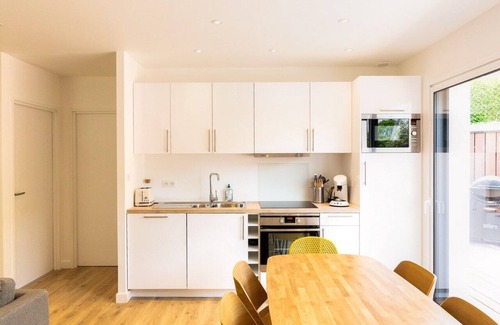 Combrit Apartment | Oceanfront Duplex with Terrace: Perfect Family Getaway